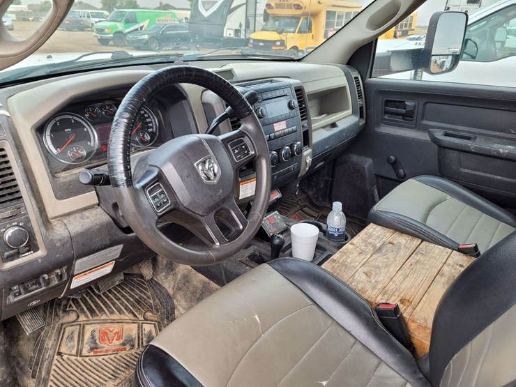 2012-ram-5500-chassis-regular-cab-2d-bucket-truck-image-12