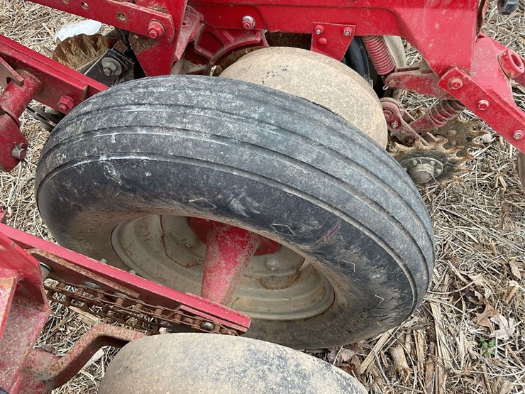 case-ih-cyclo-air-6-row-planter-image-6