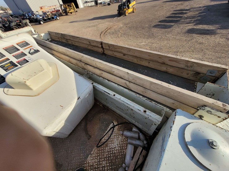 2009-international-harvester-sx525-truck-digger-derrick-truck-image-40