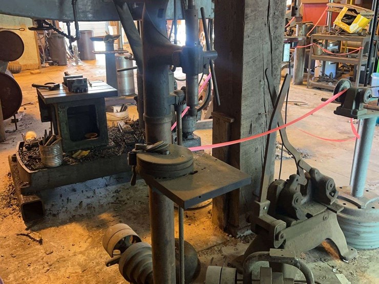 drill-presses,-wheel-stretcher,-grinder-image-9