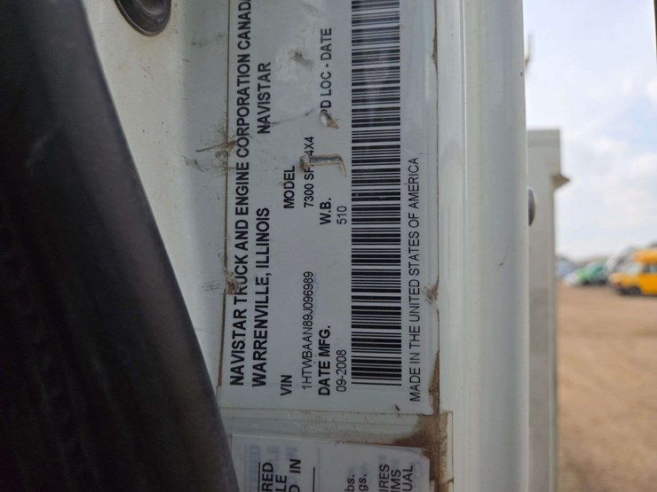 2009-international-7300-image-33