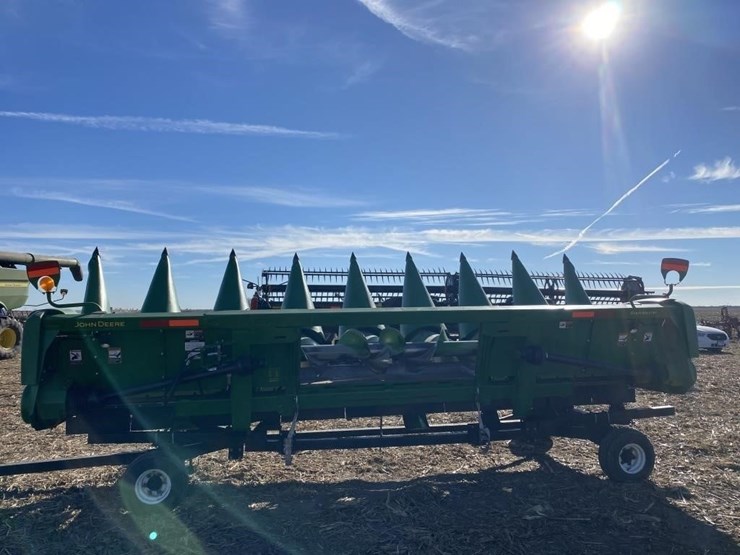 john-deere-708c-image-2