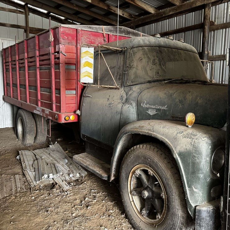 1964 INTERNATIONAL LOADSTAR