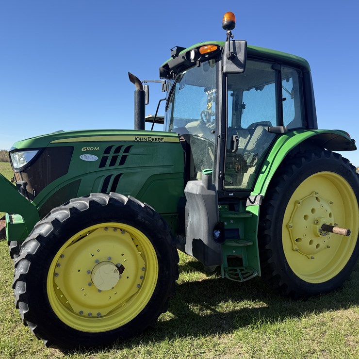 JOHN DEERE 6110M