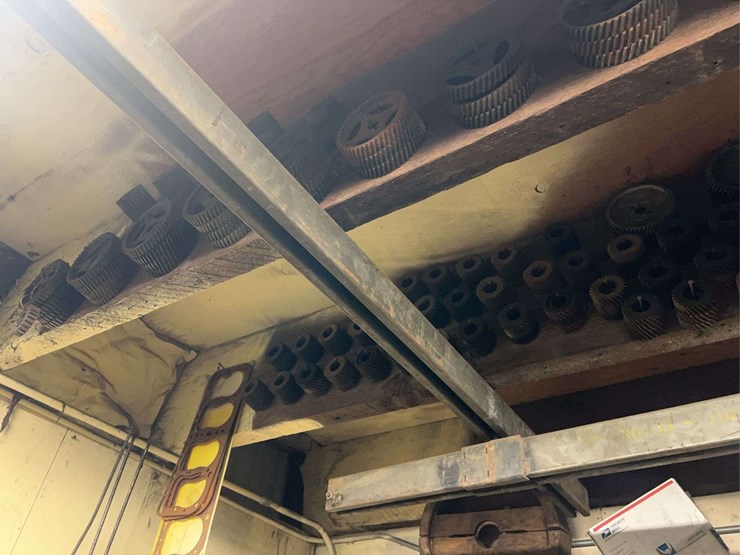 contents-of-shelf-and-gears-image-4