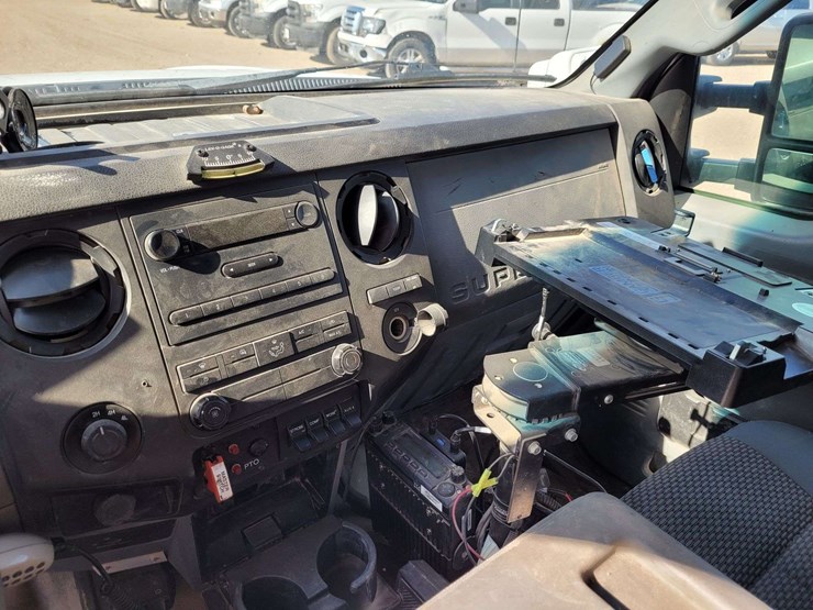 2016-ford-f550-image-12