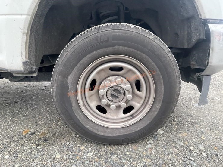 2021-ford-f350-xl-image-30