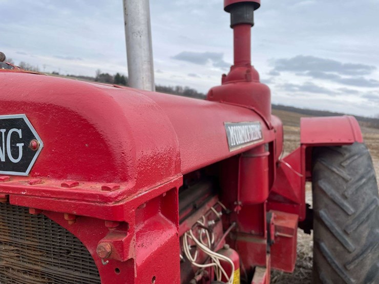mccormick-deering-wk-40-wide-front-on-rubber-image-12