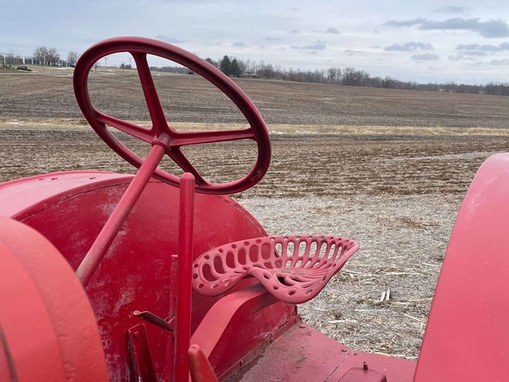 mccormick-deering-wk-40-wide-front-on-rubber-image-57