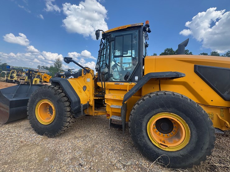 2019-jcb-457-image-1