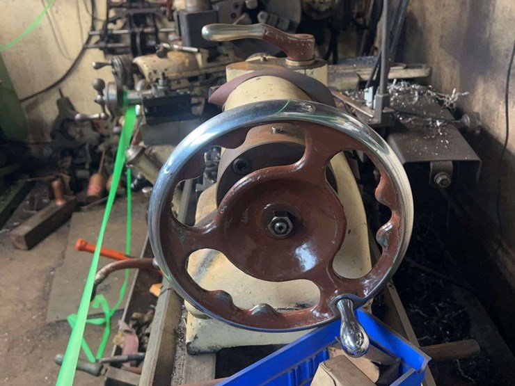 large-lathe-and-lathe-supplies-image-18