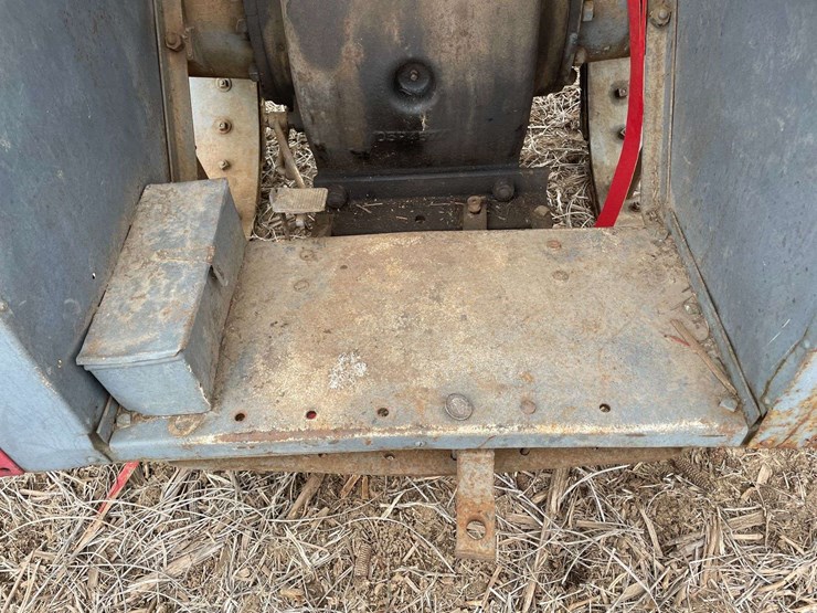 rumley-25-40-wide-front-on-steel-image-63