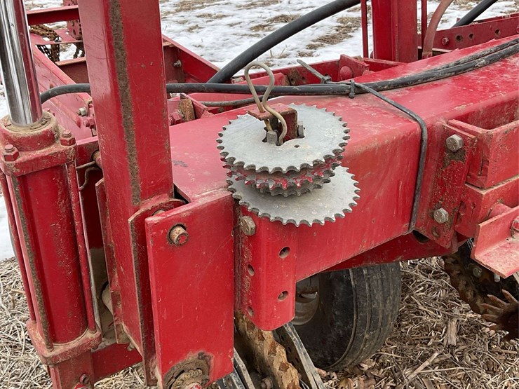 case-ih-cyclo-air-6-row-planter-image-56