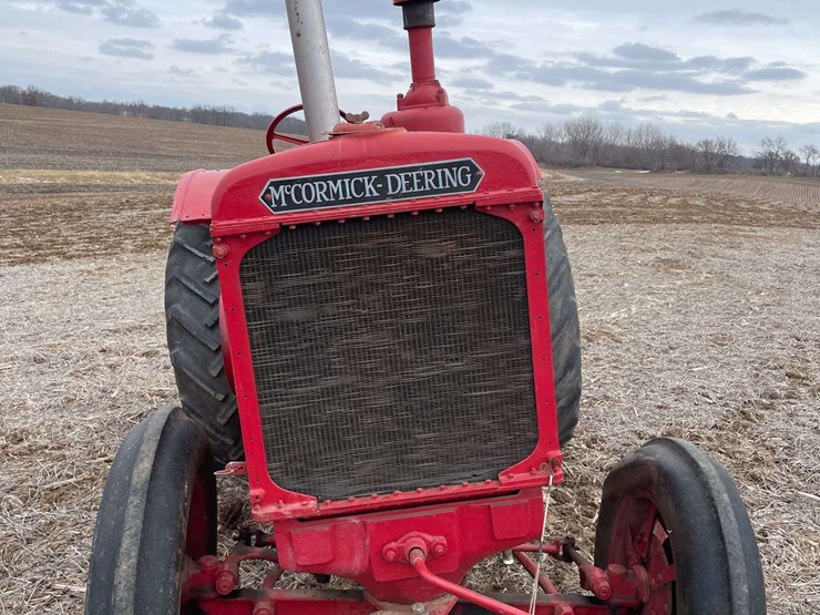 mccormick-deering-wk-40-wide-front-on-rubber-image-9