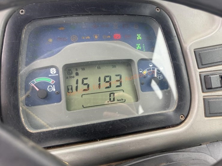 new-holland-tn95fa-image-35