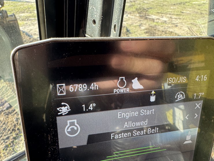 caterpillar-320-image-7