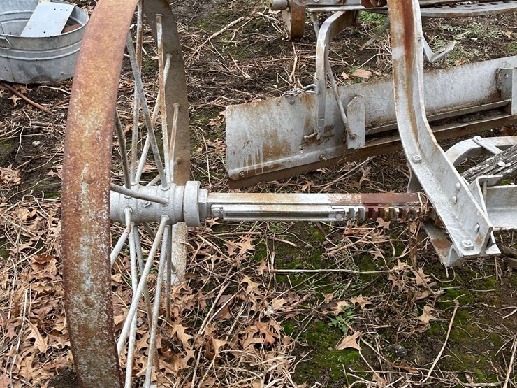 western-wheel-scraper-on-steel-image-21