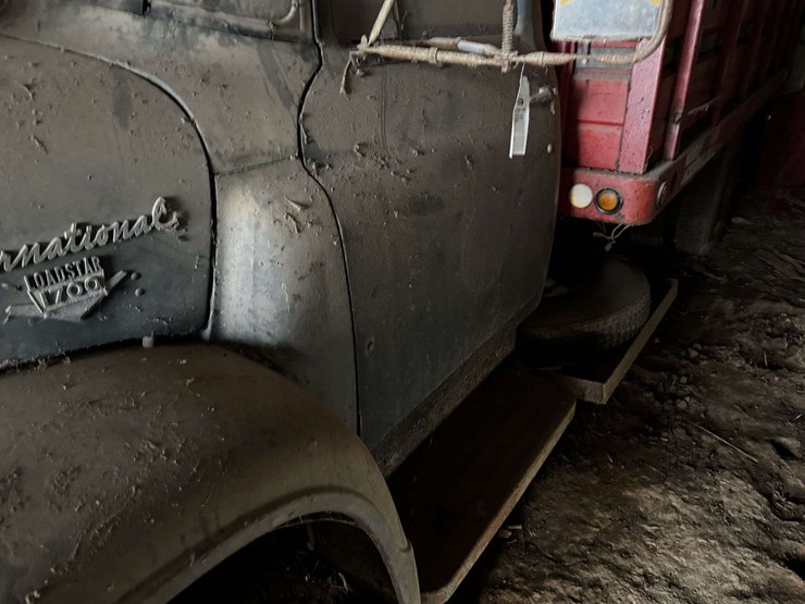 1964-international-loadstar-image-28