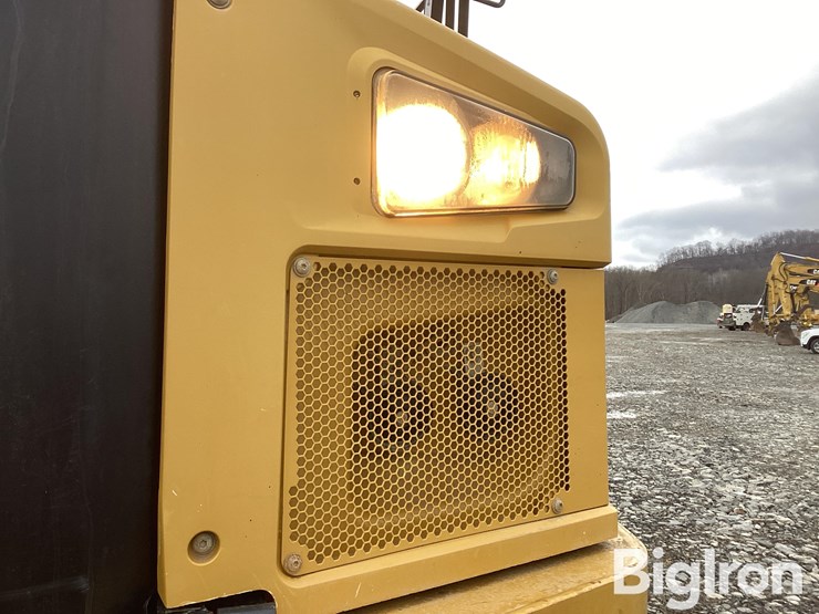 2017-caterpillar-745c-image-11