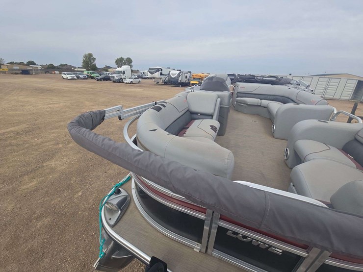 2017-lowe-ss210-pontoon-boat-image-11