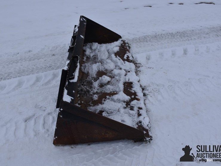 cat-material-bucket-image-4