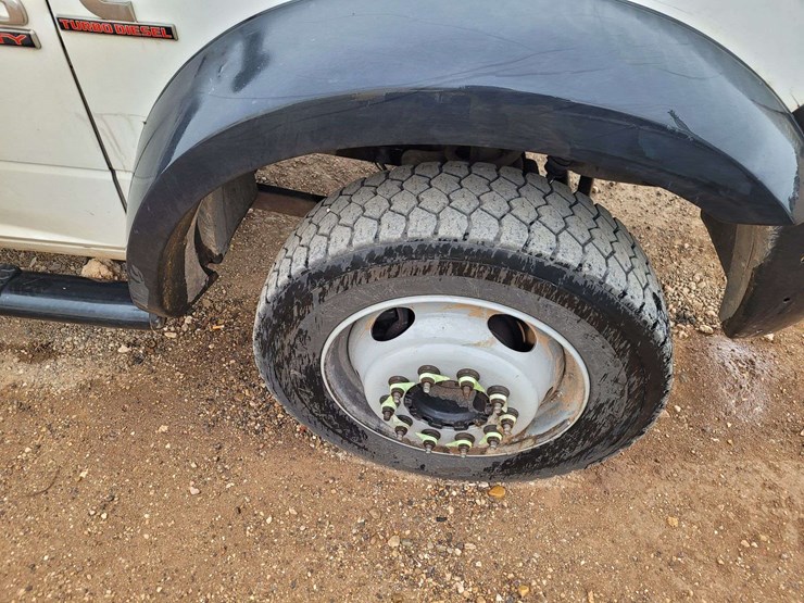 2014-ram-5500-chassis-regular-cab-2d-bucket-truck-image-17