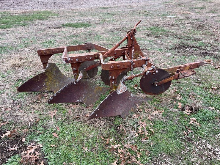 allis-chalmers-3-bottom-mounted-plow-image-6
