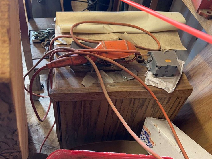 contents-of-wall-image-11