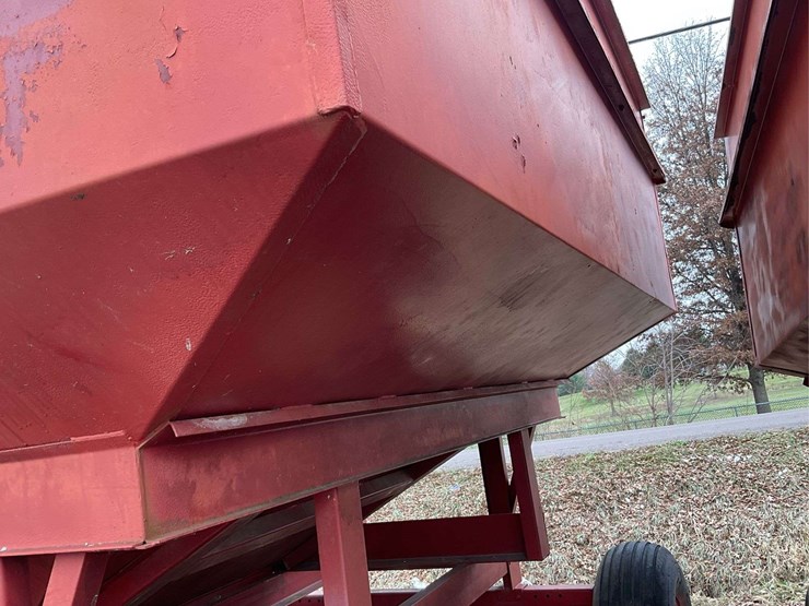 gravity-flow-wagon-image-13