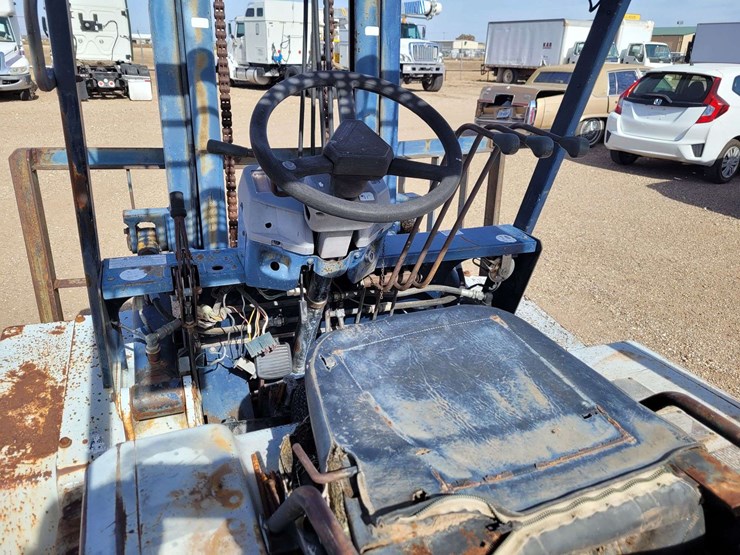 komatsu-forklift-image-9