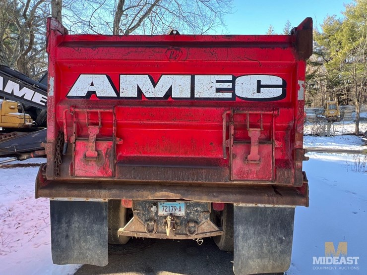 2007-peterbilt-379-tri-axle-dump-truck-image-6