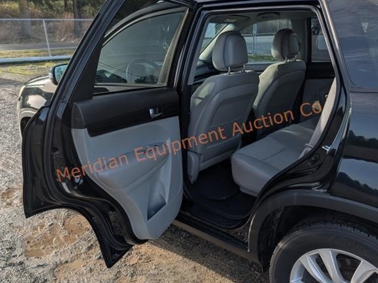 kia-sorento-lx-image-22