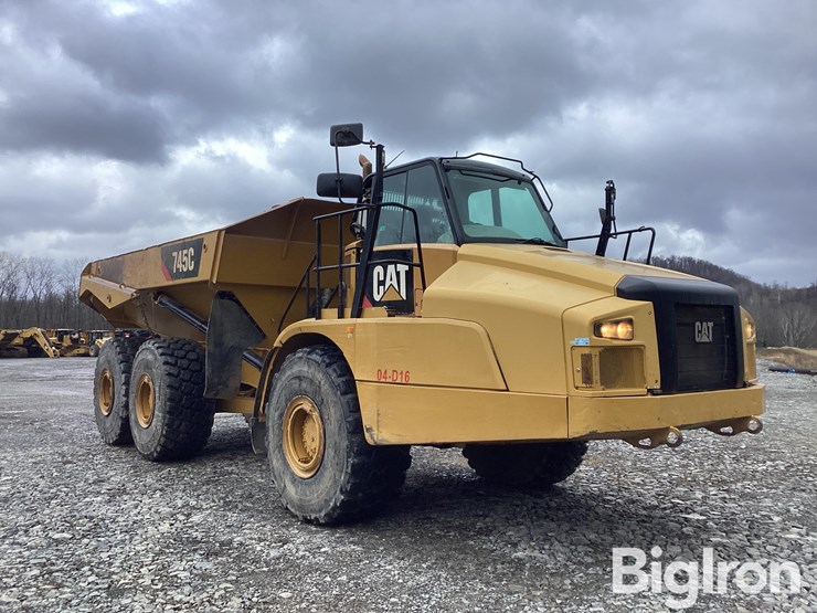 2017-caterpillar-745c-image-3