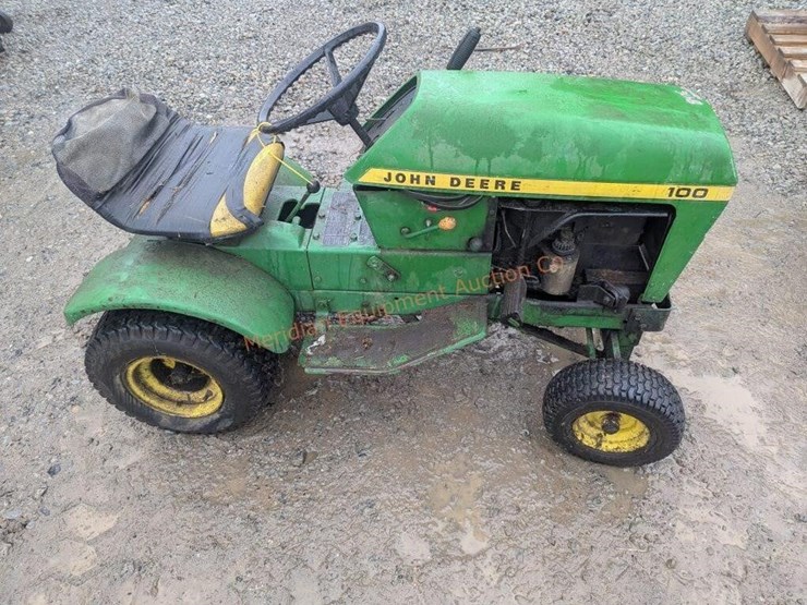 john-deere-100-image-1