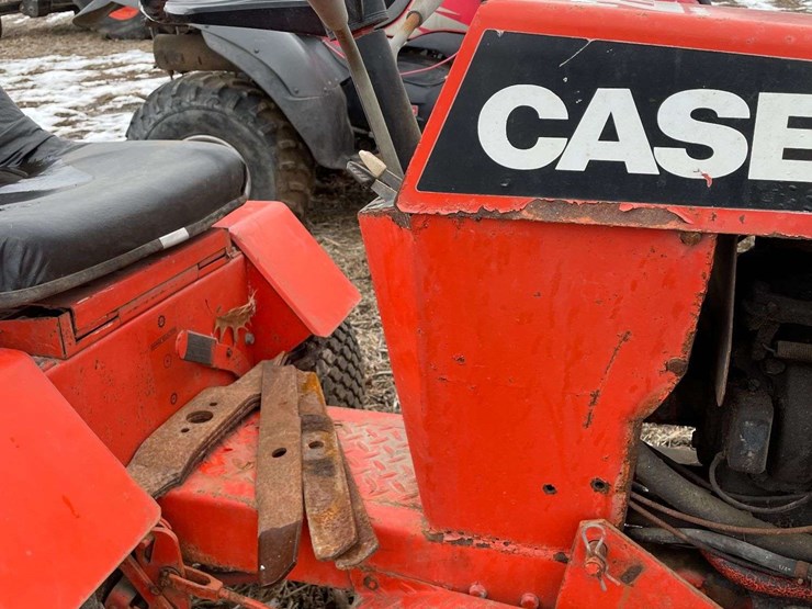 case-222-78-lawn-and-garden-tractor-w/-mower-deck-and-snow-blower-image-25
