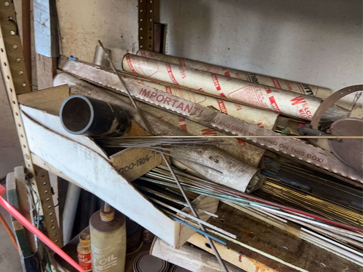 lincoln-arc-welder-and-welding-supplies-image-10