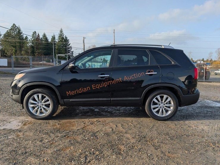 kia-sorento-lx-image-2