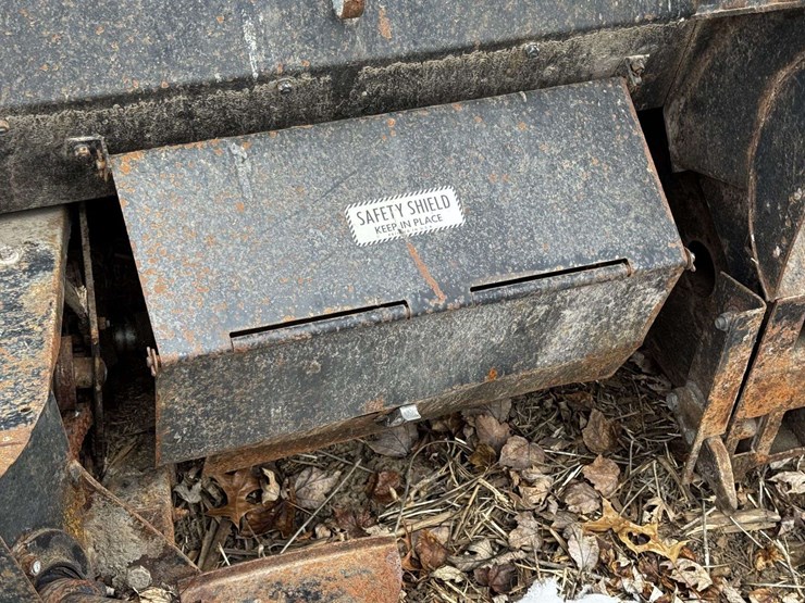 deutz-allis-6-row-corn-head-w/ac-pickup-reel-attachment-image-15