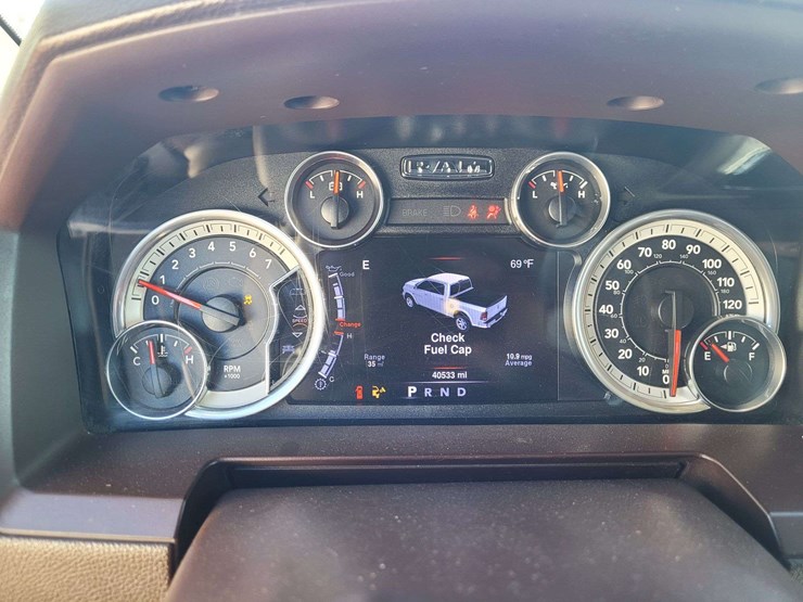 ram-1500-laramie-image-14