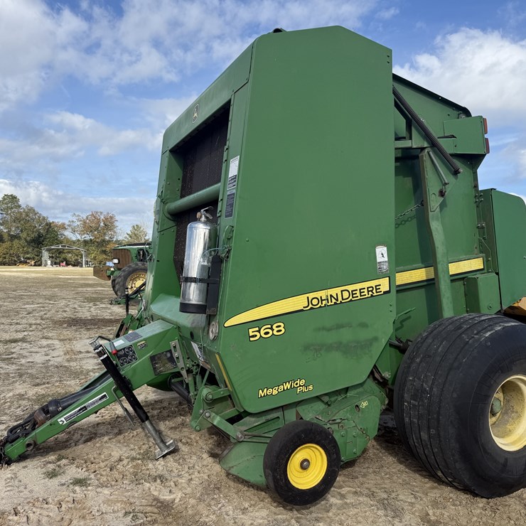 JOHN DEERE 568
