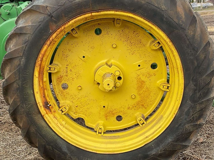 john-deere-70-image-24