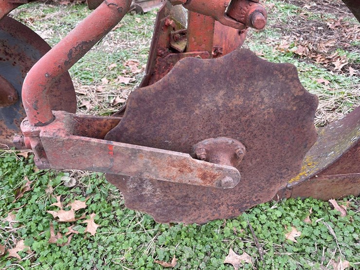 allis-chalmers-3-bottom-mounted-plow-image-13