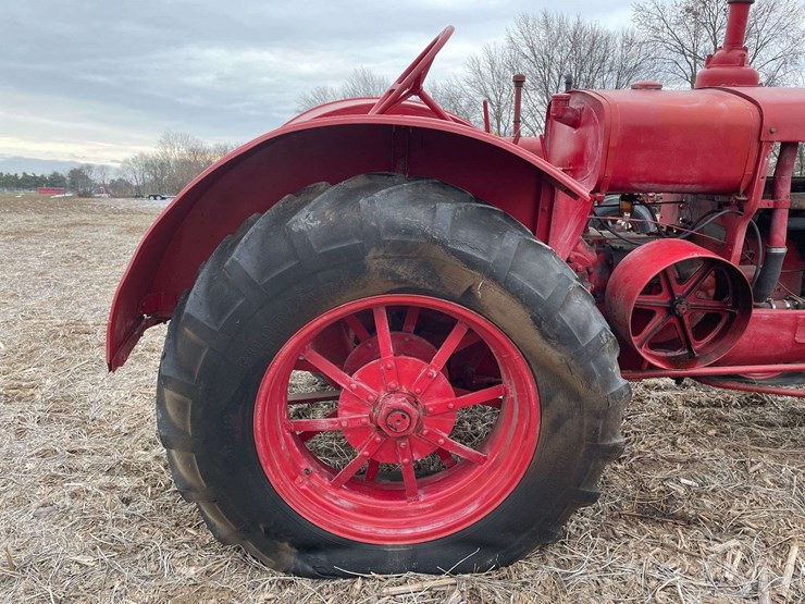 mccormick-deering-wk-40-wide-front-on-rubber-image-41