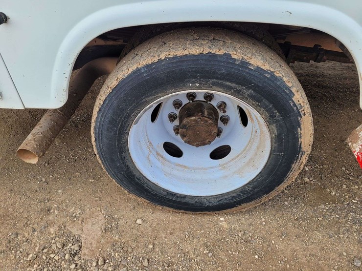 2012-ram-5500-chassis-regular-cab-2d-bucket-truck-image-18