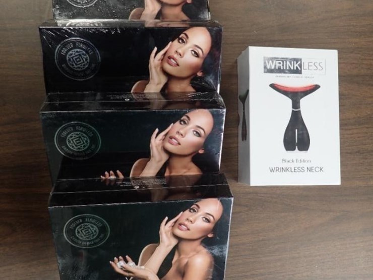 forever-flawless-deluxe-manicure-kit---qty-4,-wrinkless-neck-beauty-device---qty-1---tag-#-9646-image-1