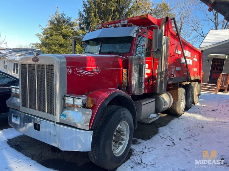 2007-peterbilt-379-tri-axle-dump-truck-image-1