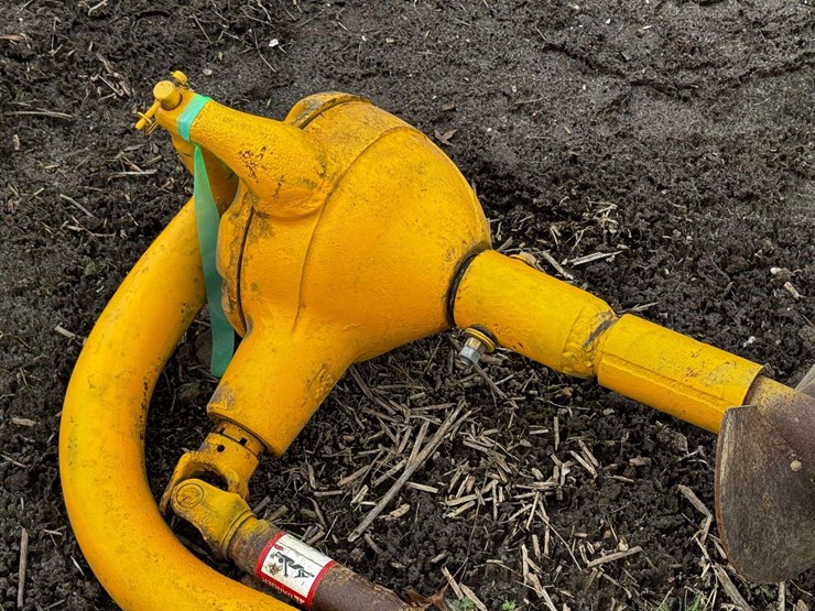 12"-pto-3-pt-post-hole-digger-image-3