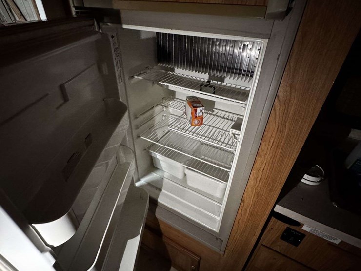 coachmen-catalina-lite-hw-22'-travel-trailer-image-29