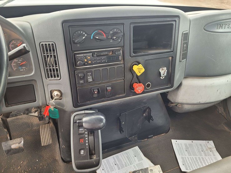 2004-international-7300-image-14