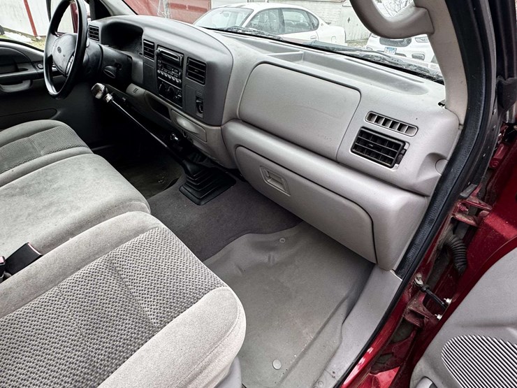 ford-f350-xlt-image-27